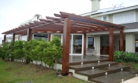 Pergolado em pinus tratado