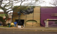 Painel em madeira de pinus tratado